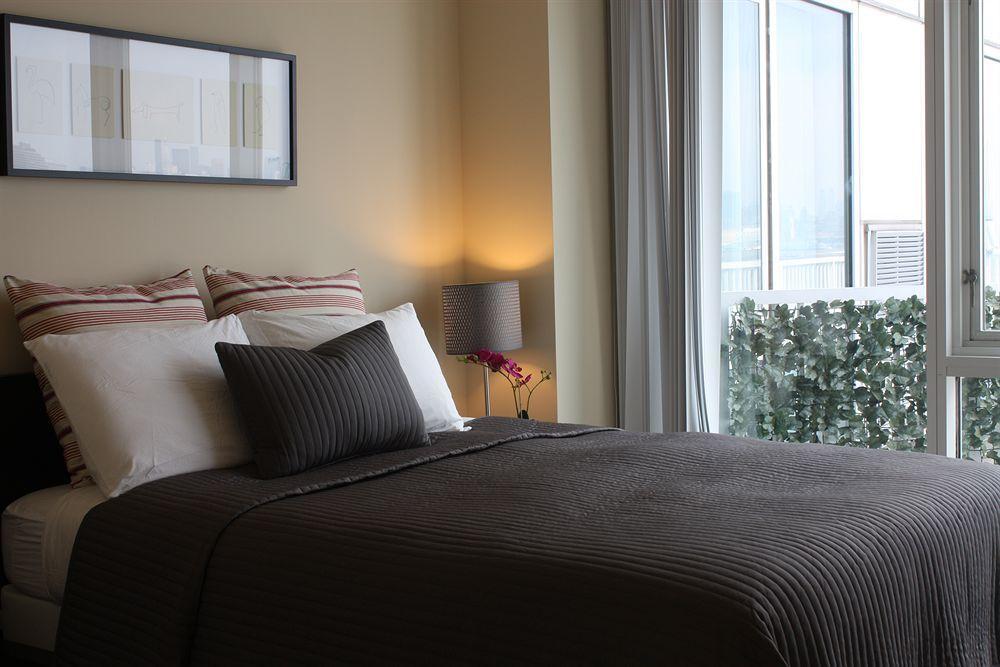 Dharma Home Suites Jc At Exchange Place ジャージーシティ エクステリア 写真
