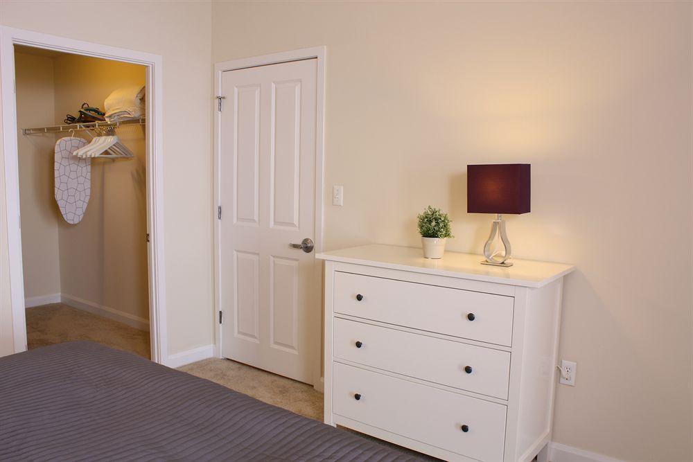 Dharma Home Suites Jc At Exchange Place ジャージーシティ エクステリア 写真