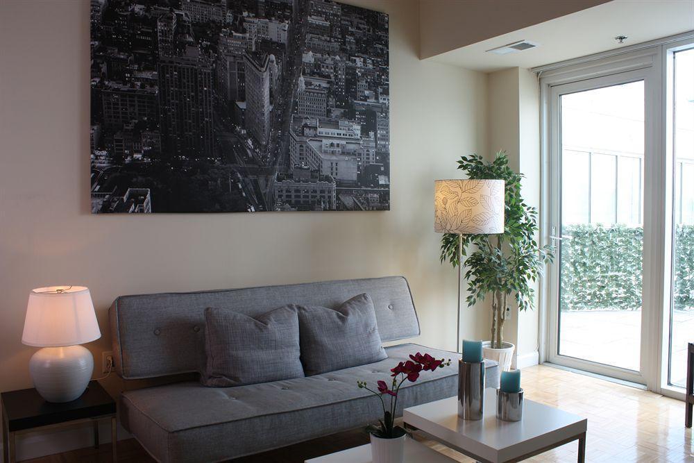 Dharma Home Suites Jc At Exchange Place ジャージーシティ エクステリア 写真