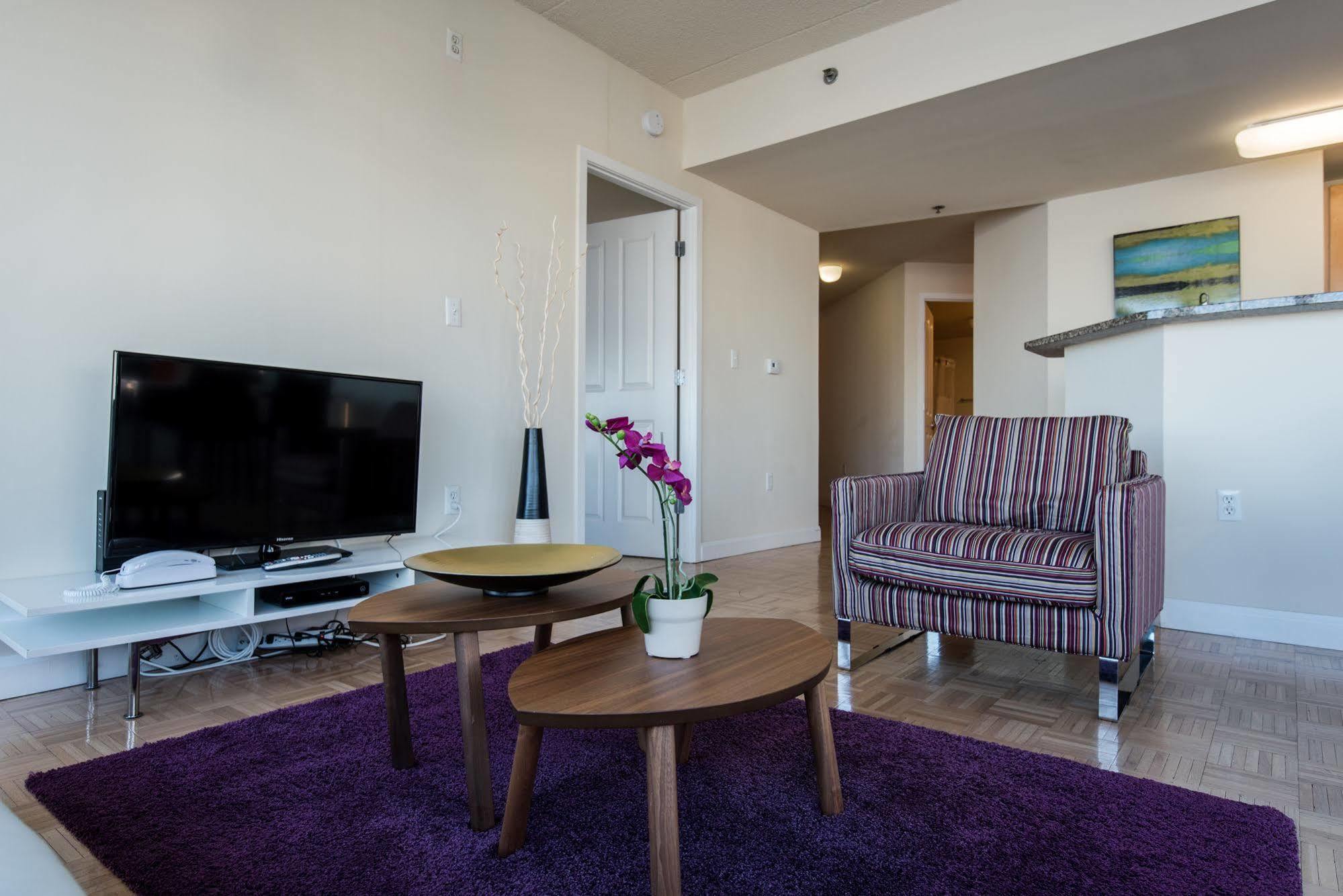 Dharma Home Suites Jc At Exchange Place ジャージーシティ エクステリア 写真