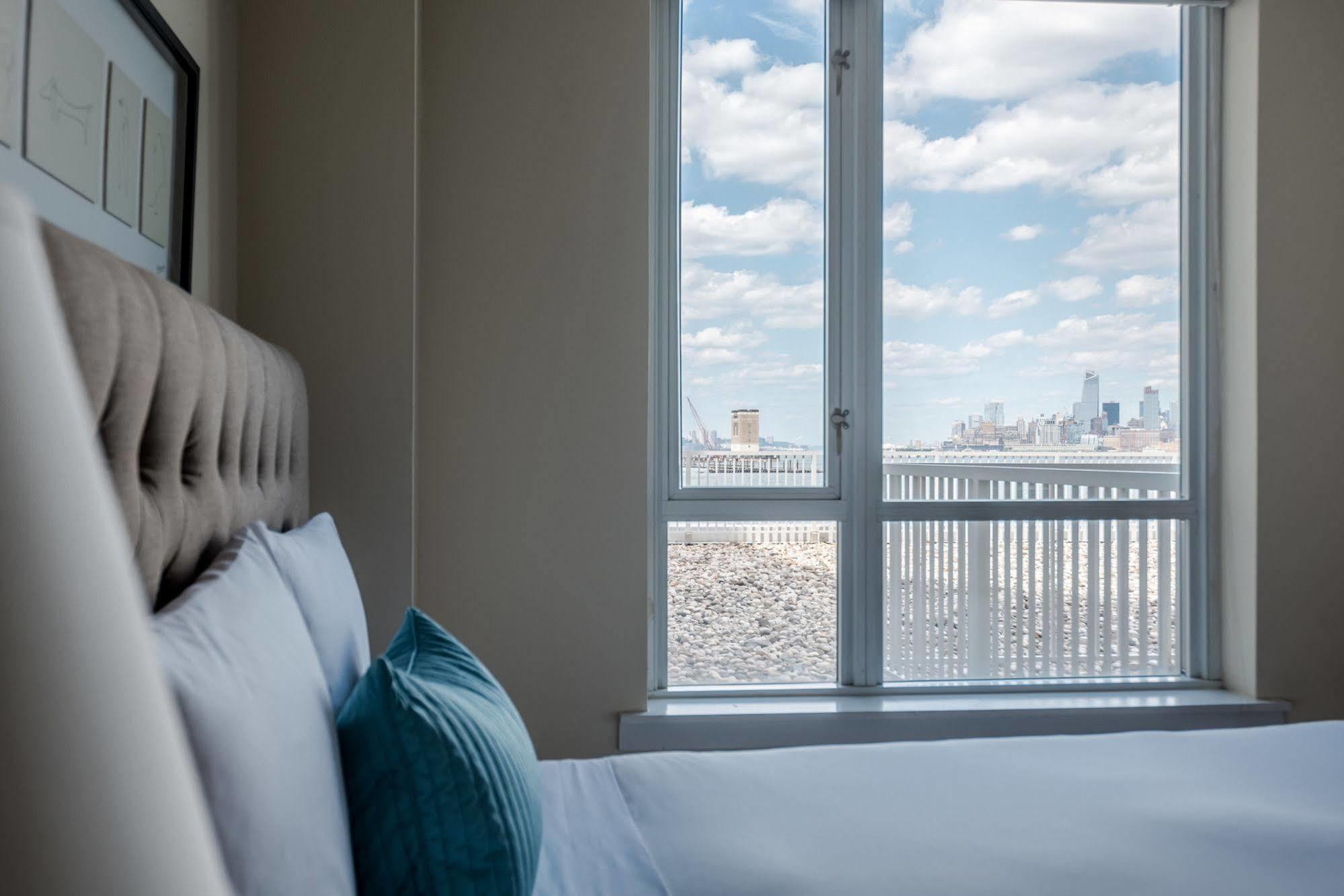Dharma Home Suites Jc At Exchange Place ジャージーシティ エクステリア 写真