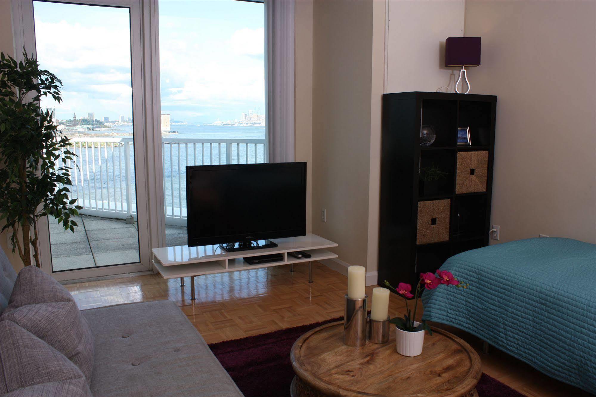 Dharma Home Suites Jc At Exchange Place ジャージーシティ エクステリア 写真