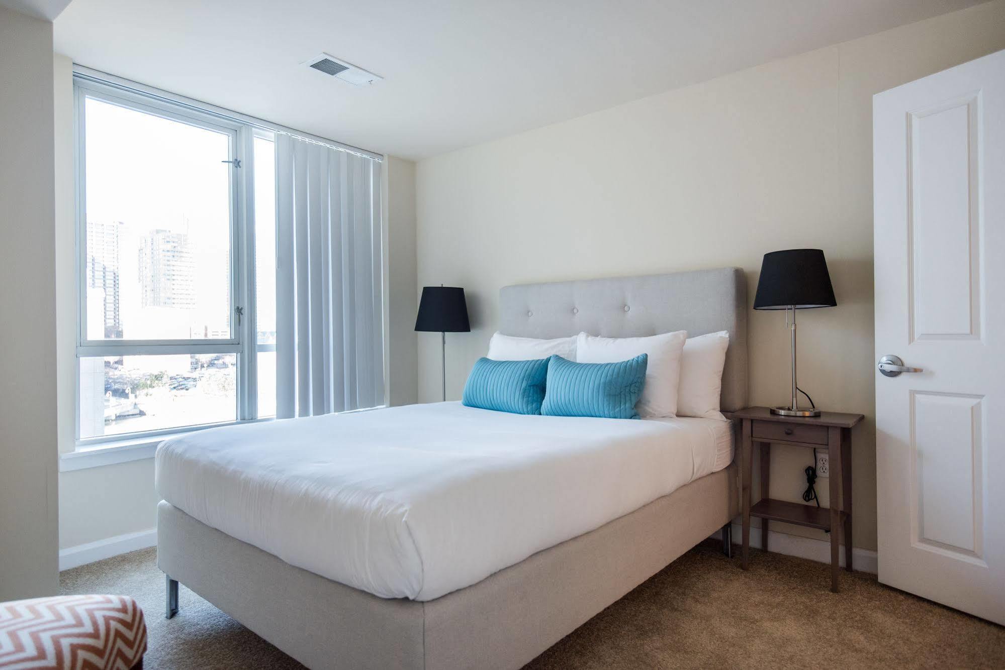 Dharma Home Suites Jc At Exchange Place ジャージーシティ エクステリア 写真