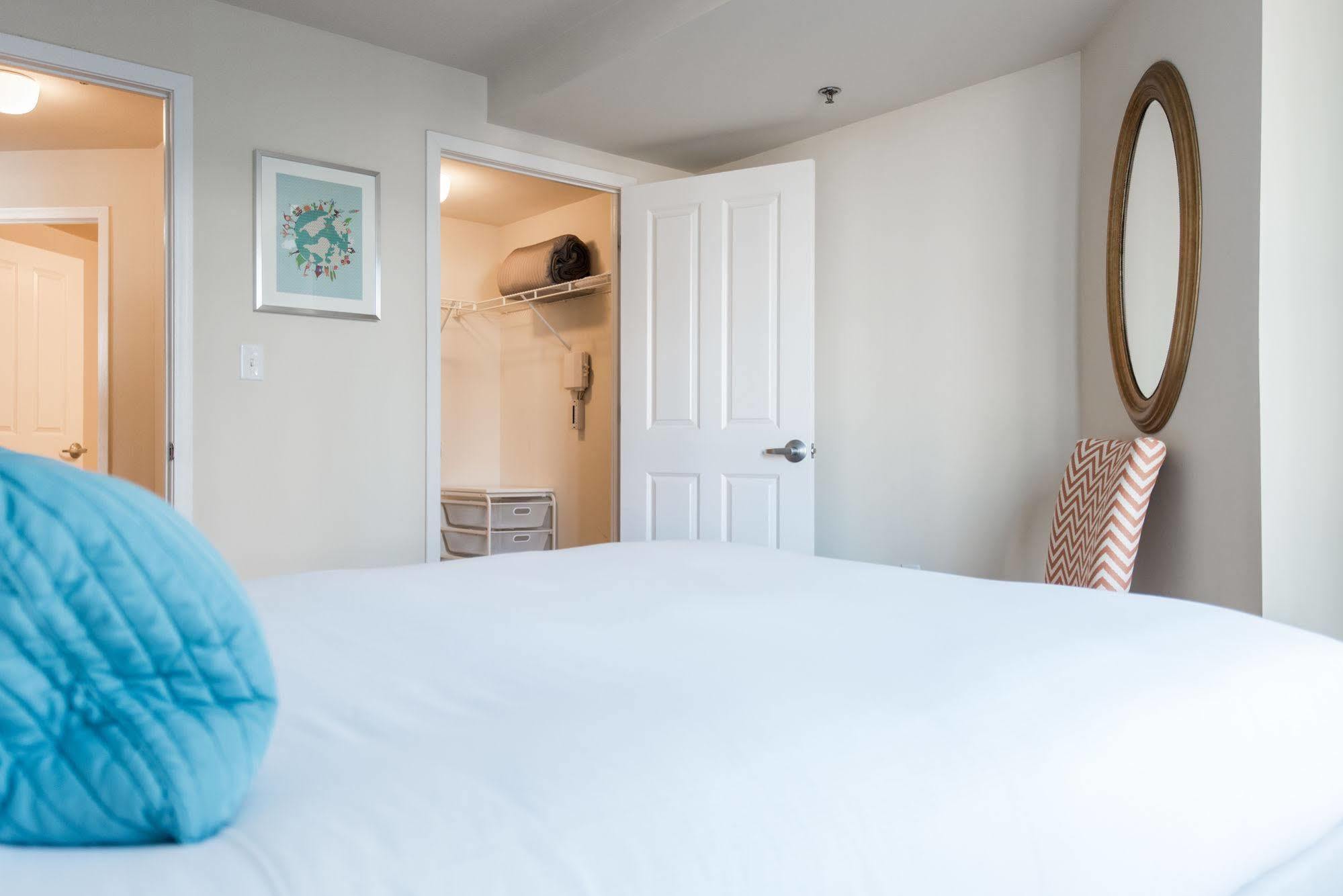 Dharma Home Suites Jc At Exchange Place ジャージーシティ エクステリア 写真