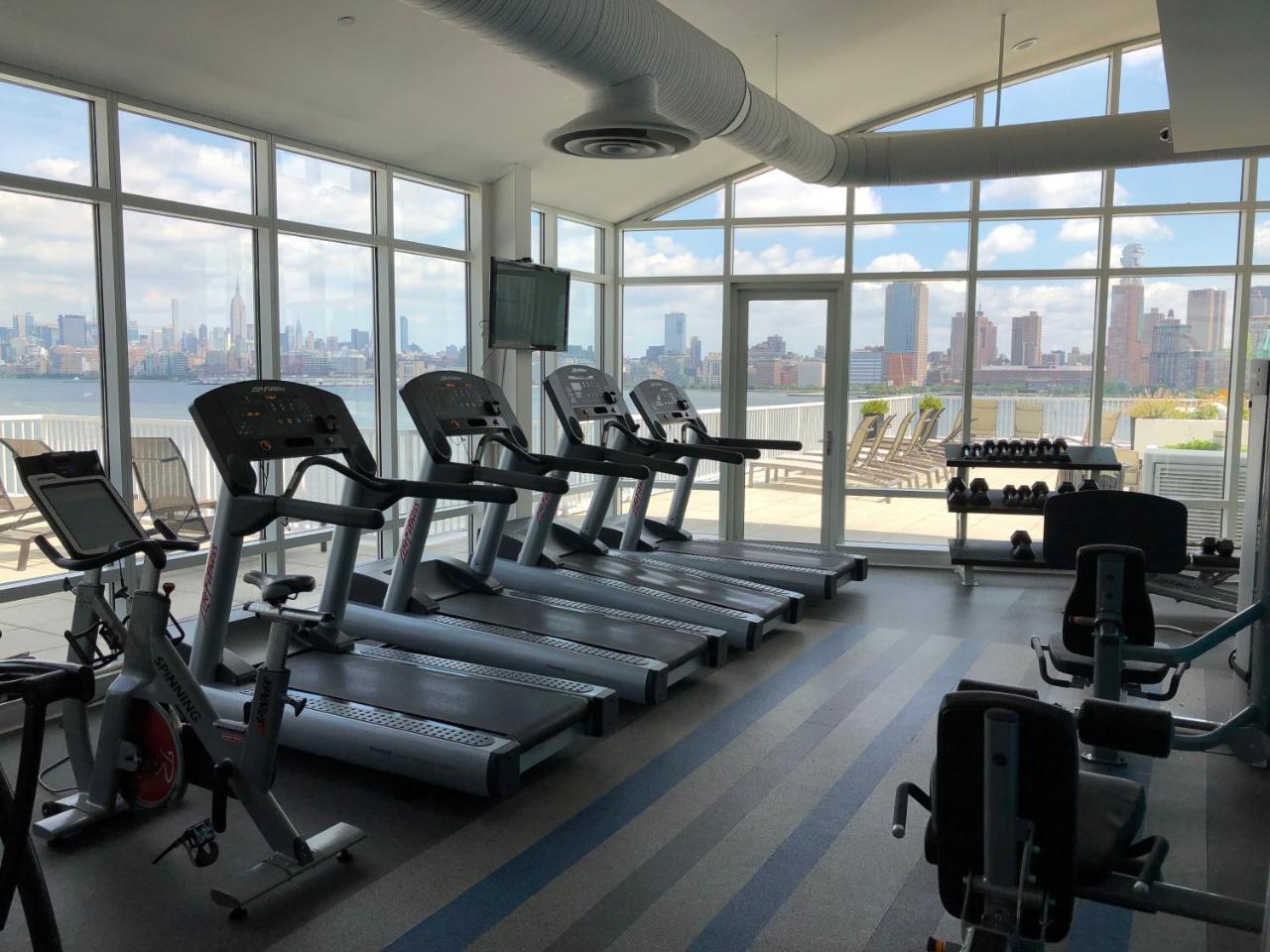 Dharma Home Suites Jc At Exchange Place ジャージーシティ エクステリア 写真