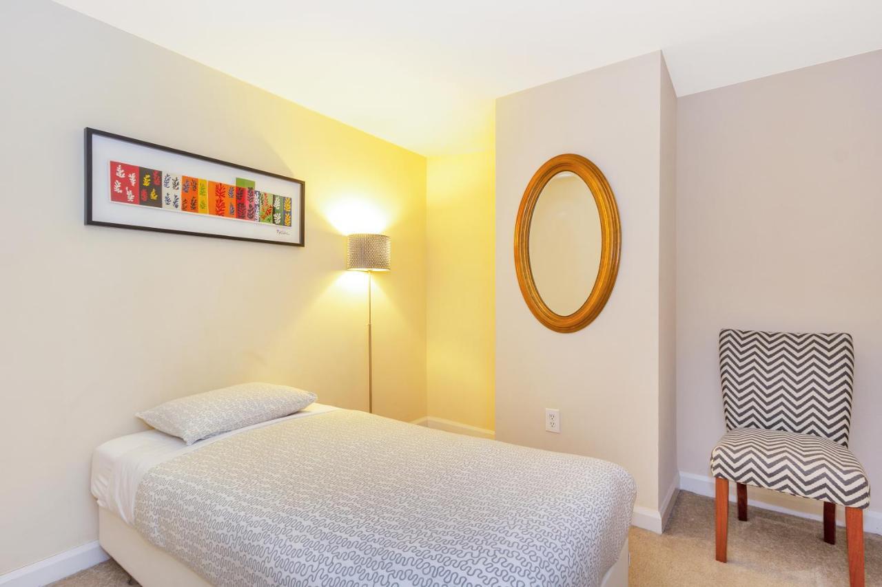Dharma Home Suites Jc At Exchange Place ジャージーシティ エクステリア 写真