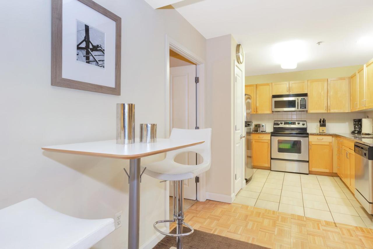 Dharma Home Suites Jc At Exchange Place ジャージーシティ エクステリア 写真
