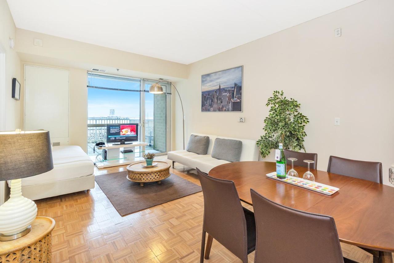 Dharma Home Suites Jc At Exchange Place ジャージーシティ エクステリア 写真