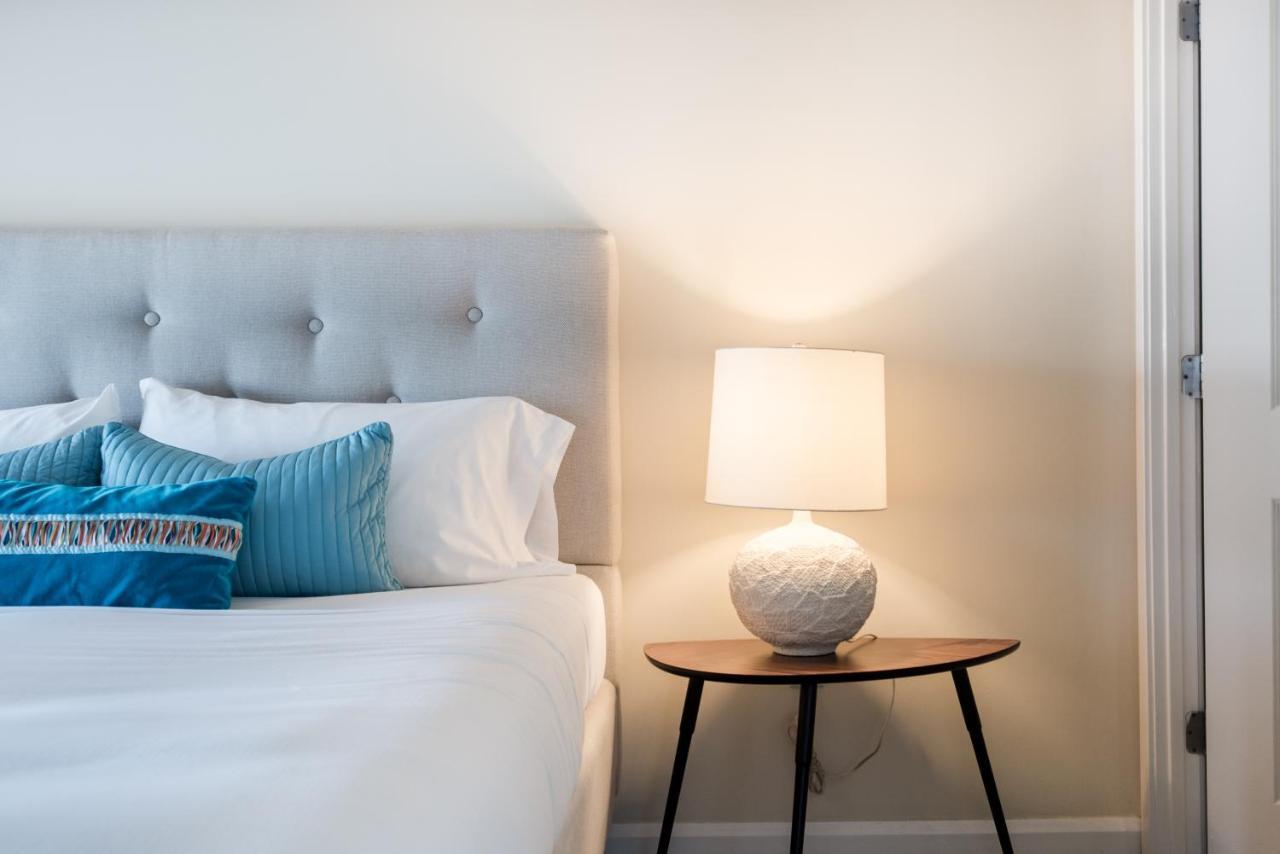 Dharma Home Suites Jc At Exchange Place ジャージーシティ エクステリア 写真